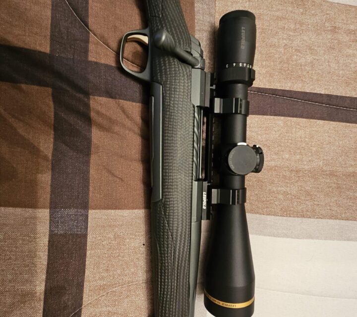 Browning xbolt pro carbone culasse stanles calibre 300mag avec muzzel break 70% anti recule je garde le telescope carabine comme neuve une boite de tiré neuf sa vos 2295 +tx je demande 2200$ changement projet