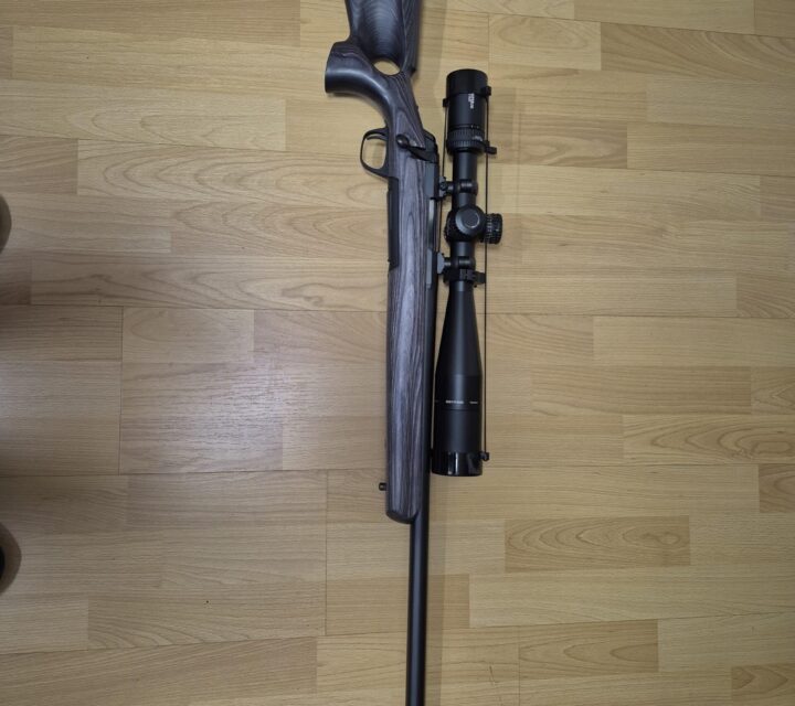 base de télescope Browning incluses.