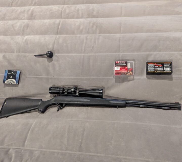 d'une valeur de 350$. Je laisse l'ensemble complète pour 280$. Aubaine pour une arme de cette qualité! Vient avec les pilules de poudre restante