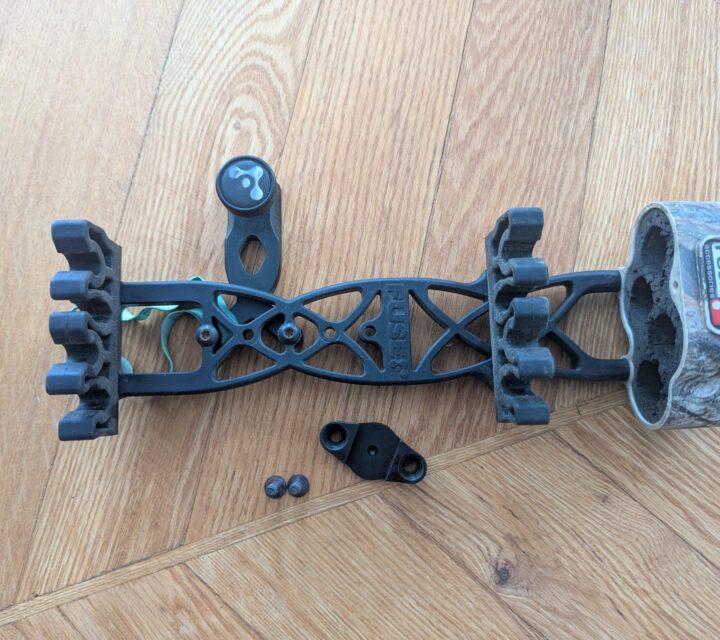 Carquois pour arc avec la bracket