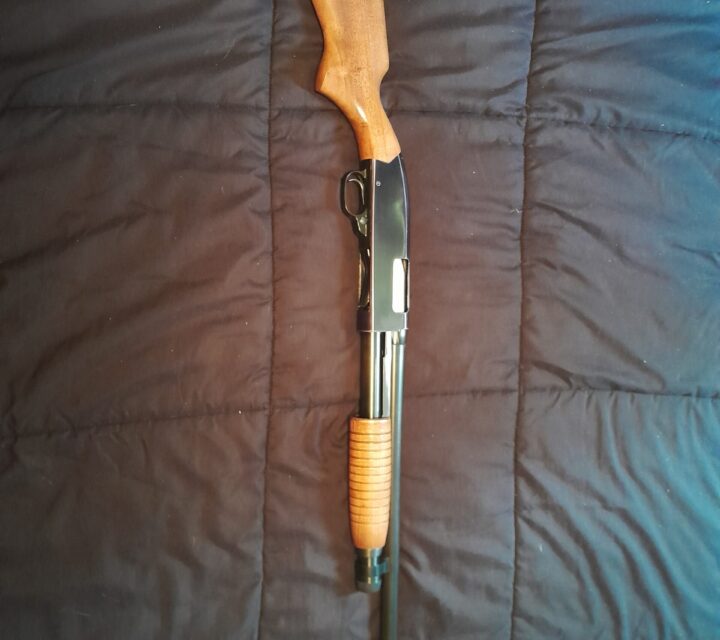 A VENDRE FUSIL DE MARQUE WINCHESTER MODEL RANGER 120 CAL 12 3PO EN EXCELLENTE ÉTAT TRÈS PEUT SERVIE DEMANDE 250$