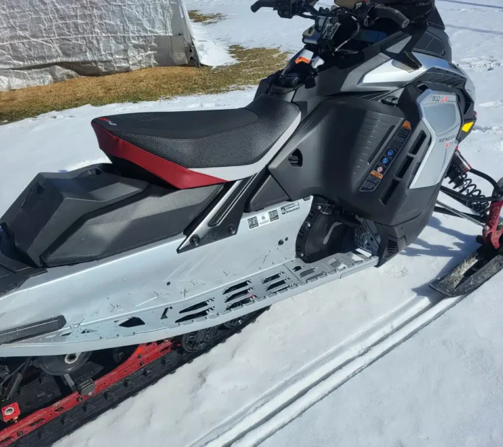 1017 km .chenille ice ripper 1.25 et garantie jusqu a decembre 2025