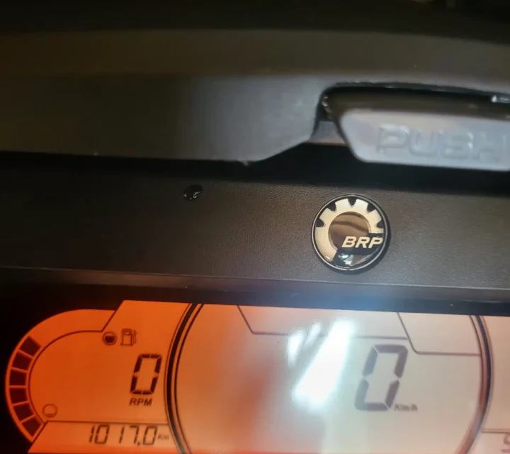 Renegade XRS 900R Turbo 2024 poignée et pouce chauffant