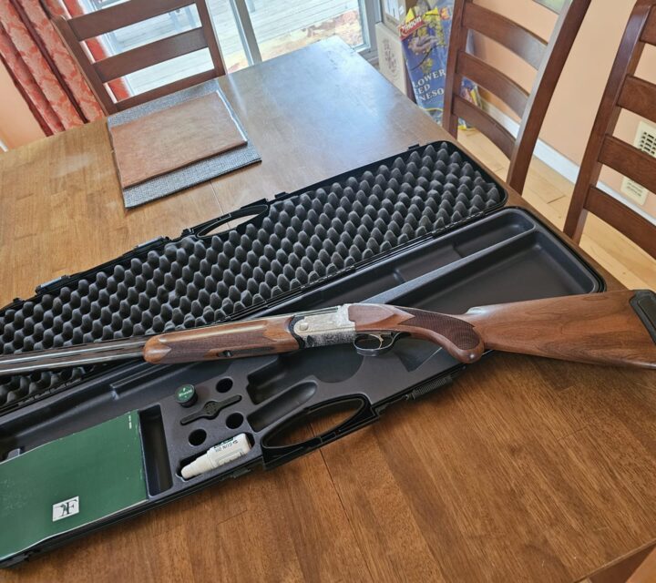 Excellent état. Fourni avec étui