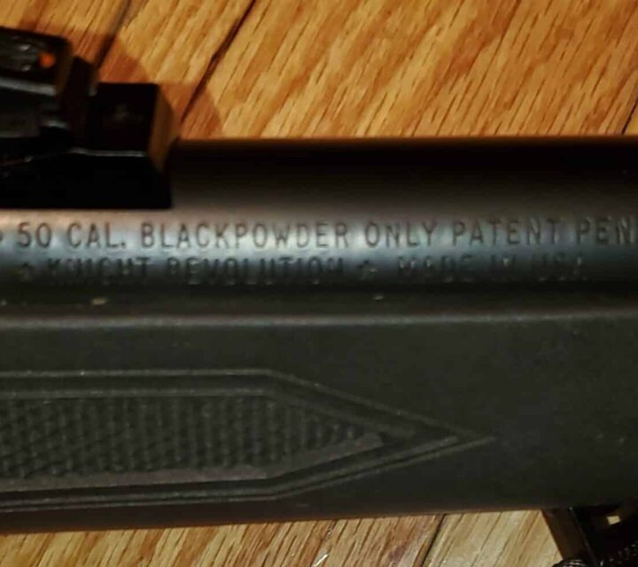 Très belle poudre noire Knight Revolution en calibre 50 avec Bushnell Banner 2 3x9
