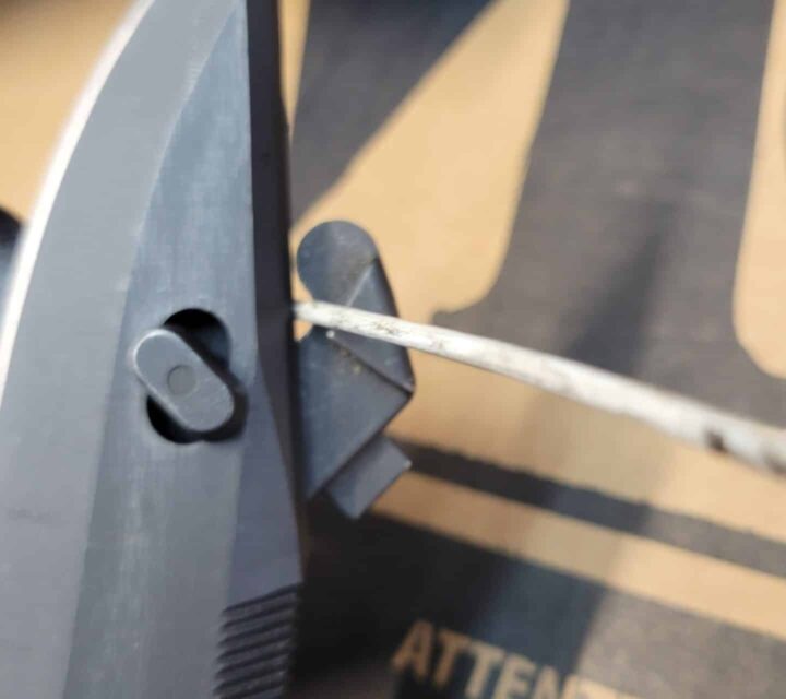 forend+angle grip. Side shell carrier 6 balles. Mire LPA Italy fibre optique. 8+1 coup. Milspec tout en métal et canon heavywall. Valeur de 2000$. Prix ferme