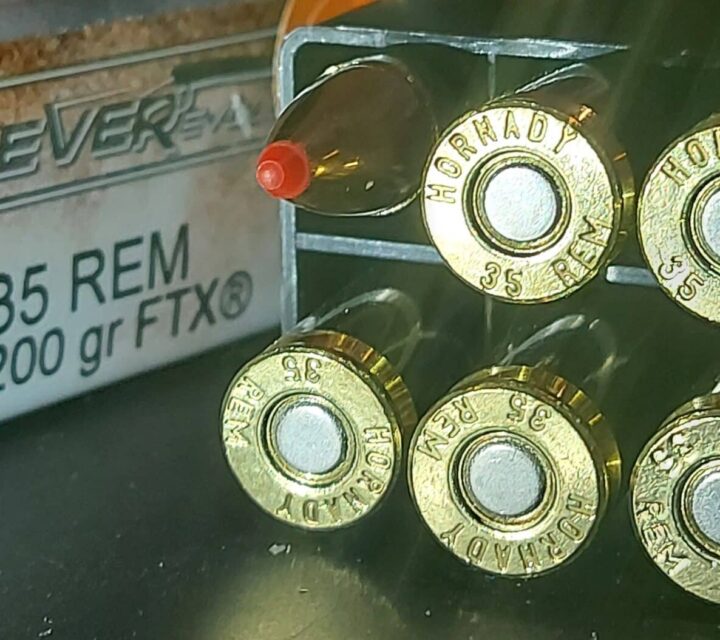 Tous les munitions ont été gardé dans des contenants en métal imperméable.