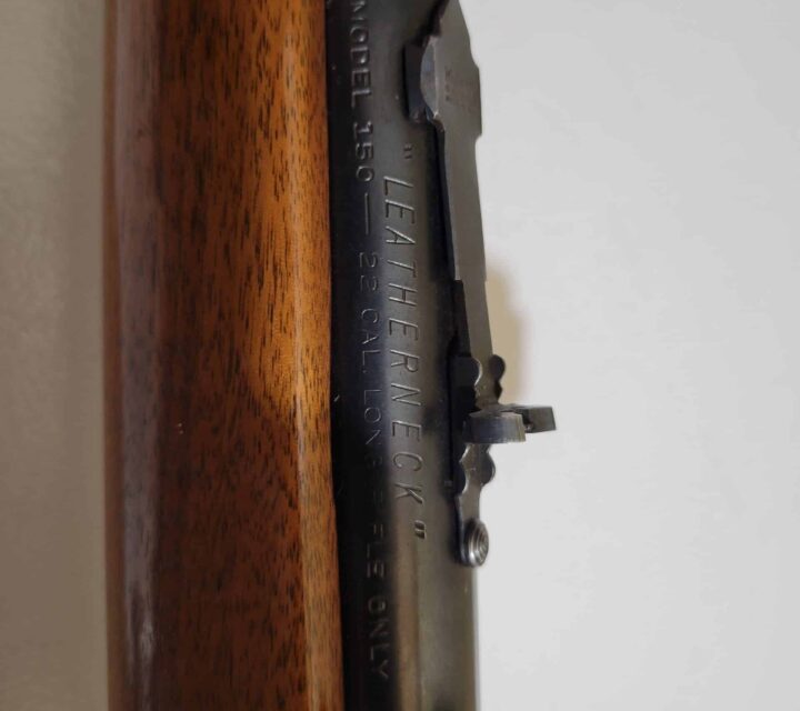 Leatherneck mod 150 propre avec monture see-thru je n'ai jamais tirer avec je la possède depuis plus de 40 ans ( héritage ) la clip a été réparer j'ai mis 11 balles dedans elle semble bien fonctionné ( la clip ) ce n'est pas le modèle des u.s marine c'est le modèle civilian. PPA requis. Prix Ferme