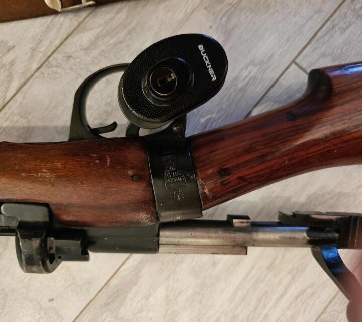 Statut : Arme non-restreinte au Canada