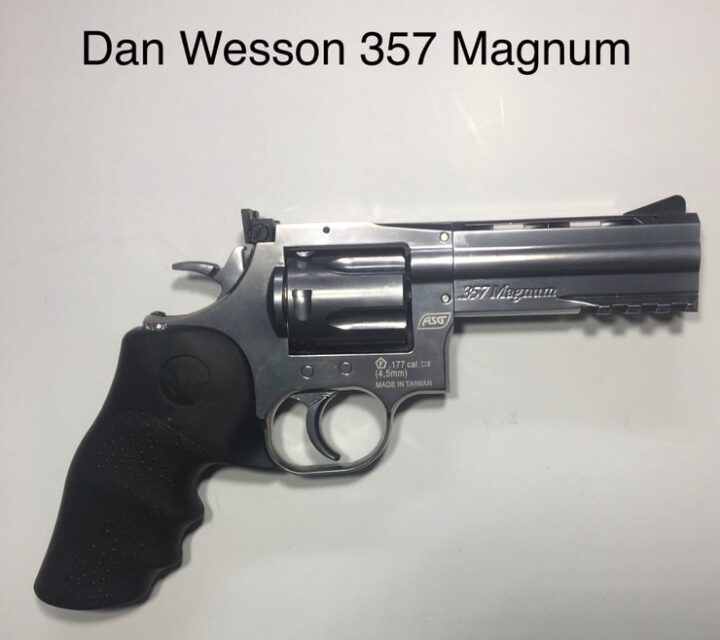 Dan Wesson réplique 357