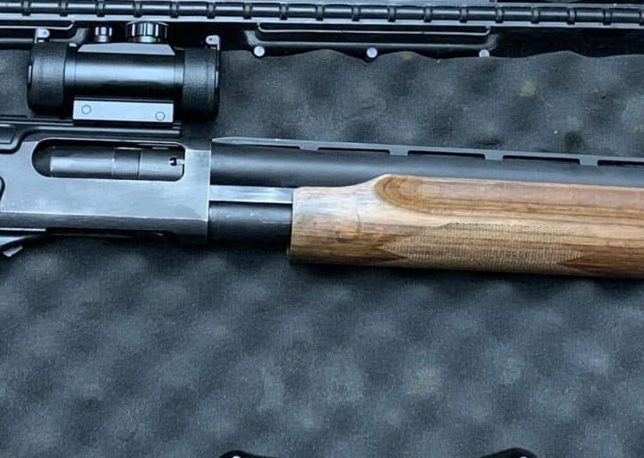 Remington 870 Express magnum 3 1/2 monté avec RedDot et chocke JellyHead pour la dinde. Aussi Chocke mod viens avec l'arme.