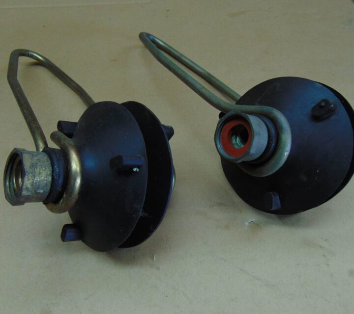 J'AI 2 CHASSE-MOTEUR DE BATEAUX