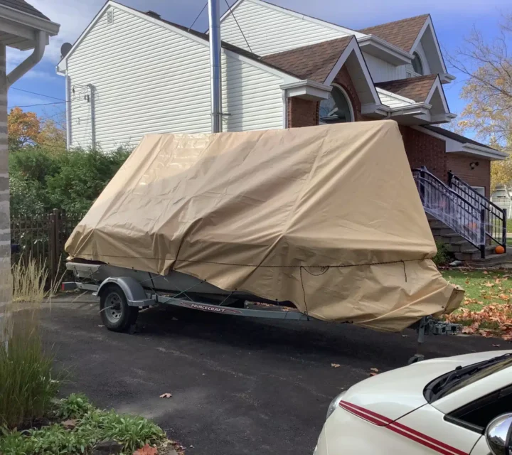 Bateau de pêche/ plaisance Princecraft Super Pro 2004 avec Mercury 115 hp EFI et remorque Princecraft. En parfait état et très bien équipé pour la pêche.
