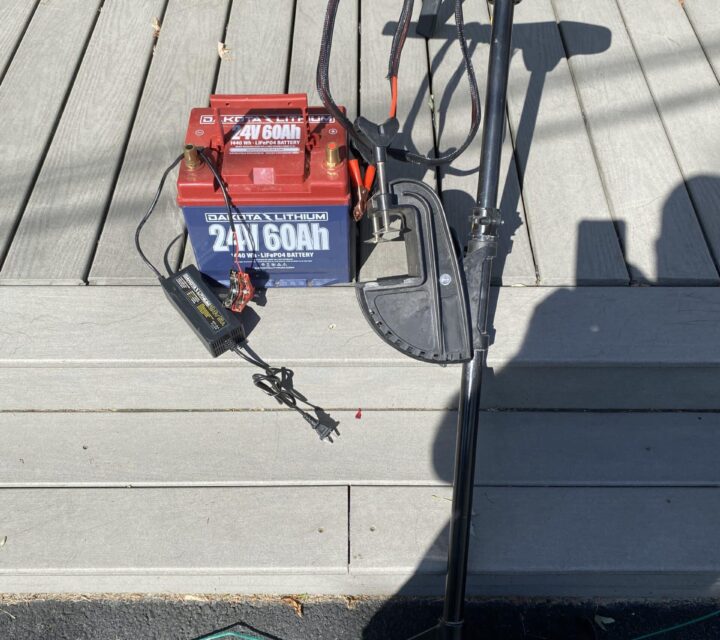 Vient avec batterie au lithium de 24 volt