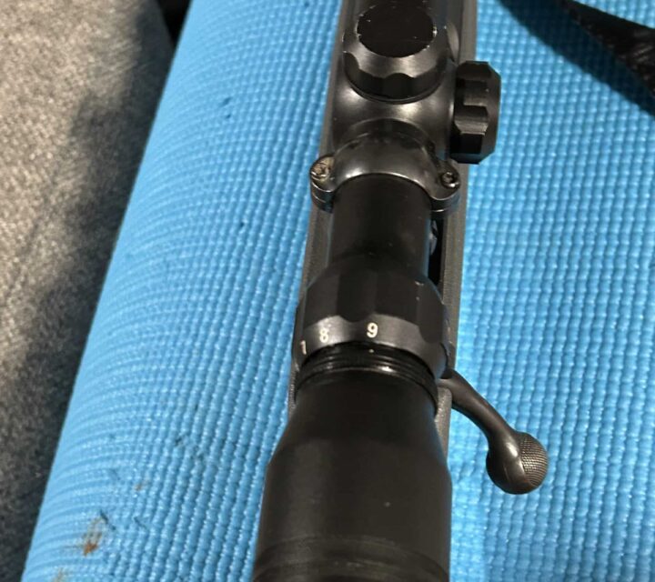 Remington 30-06 modèle 710 avec un télescope Bushnell toujours bien entretenu