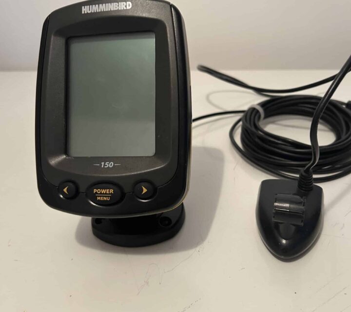 Sonar humminbird piranhamax 150 en très bonne état fonctionne très bien avec sonde et manuel d utilisation