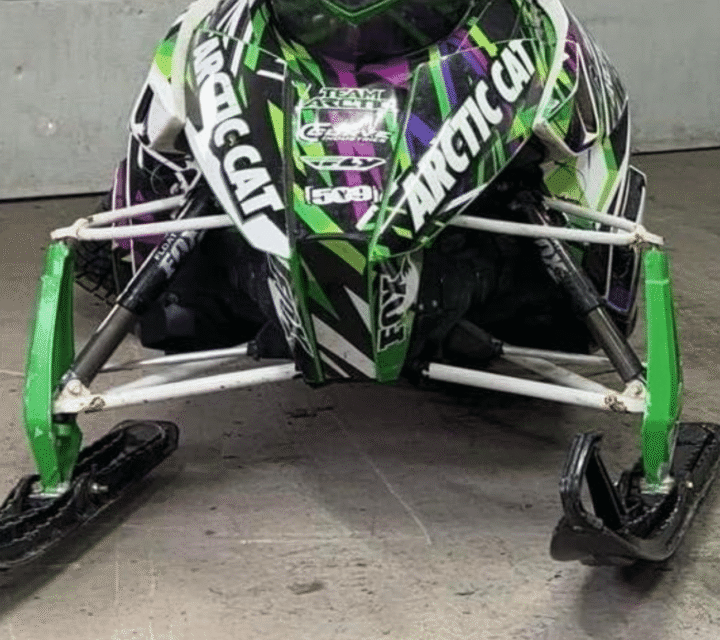 M800 2013 3500kilo en excellent état toute la maintenance est fait prêt à rouler machine énormément fiable et puissant plusieur upgrade de fait aussi