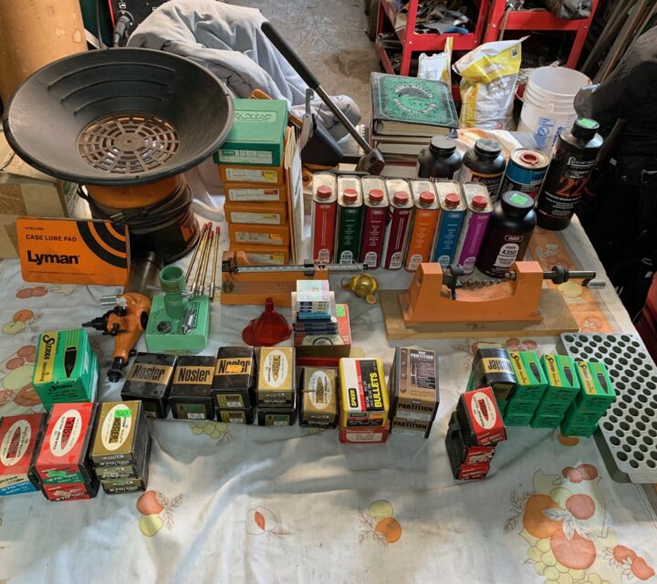 Kit complet de rechargement magnum avec dies 222