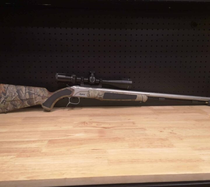 CVA Apex calibre 50 en très bonne état très précis à 100m 3 balle dans 1"et très facile à nettoyer pas besoin d'outils avec ceinture et pas de télléscope compris