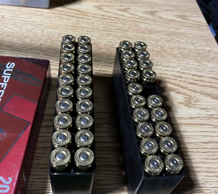 J'ai une boite complète ainsi que 8 autres dans une seconde boite. Pour 45$ vous profiter de 28 balles. Possibilité de prendre possession à Terrebonne