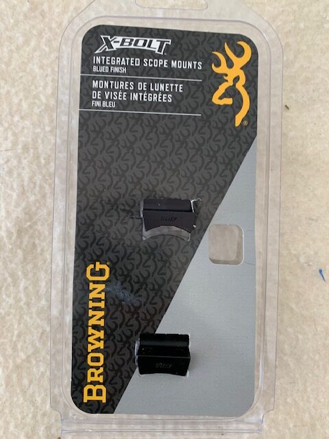 Montures pour tube de 1 pouce avec l'ensemble des vis de fixation. Pour carabine Browning. Très propre