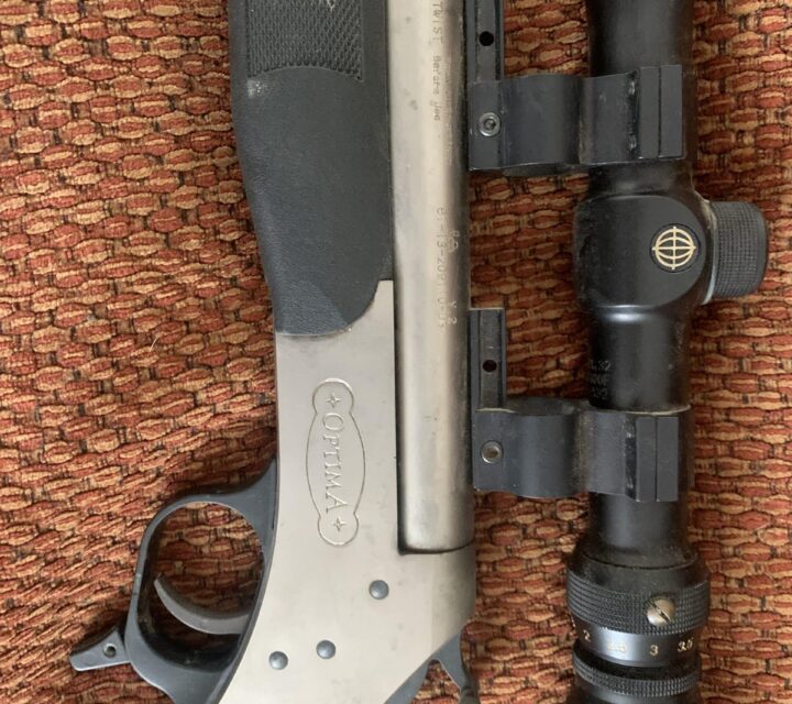 Vient avec plusieurs accessoires.