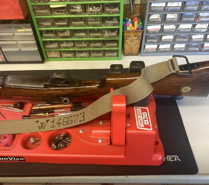 Enfield pattern P-14 en calibre .303 British. Carabine britannique modifiée sous contrat par les ????. Celle-ci par Winchester et destiné au sniper principalement. Elle est match number (culasse