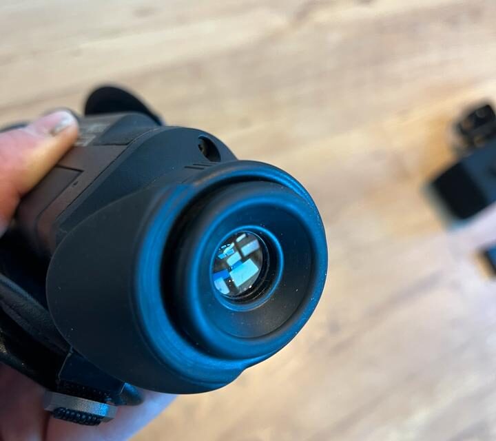 caméra thermique Pulsar Helion 2 XP50 Pro avec 2 batteries.