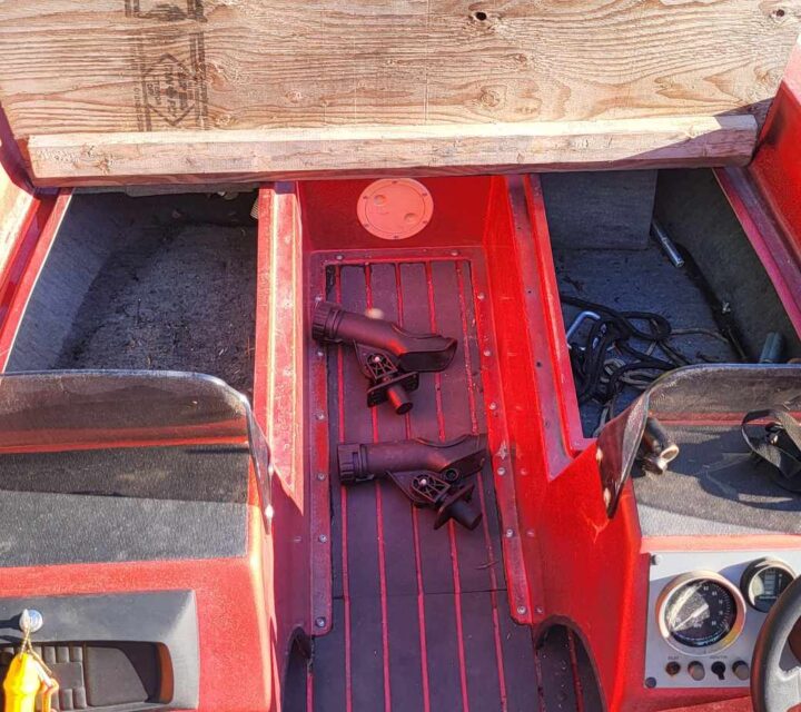 Bateau pêche bass boat