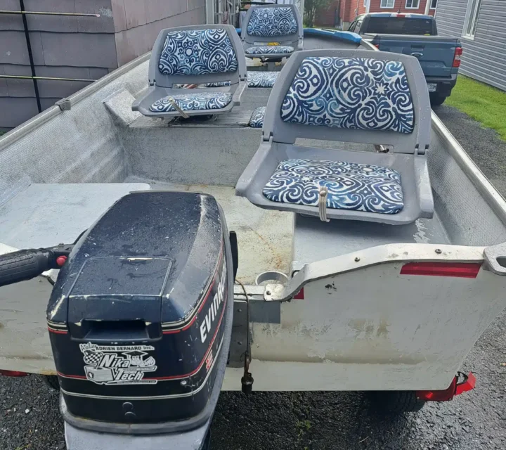 Chaloupe 14 pieds en fibre double coque fait par canot grand mère avec moteur 15 hp evinroude