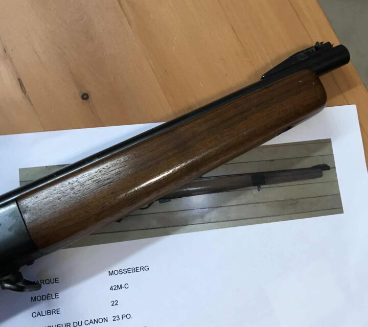 Carabine Mosseberg à verrou - modèle 42 M-C canon 23 po. - avec chargeur de munition - en parfaite condition - arme enregistrée- PPA valide exigé