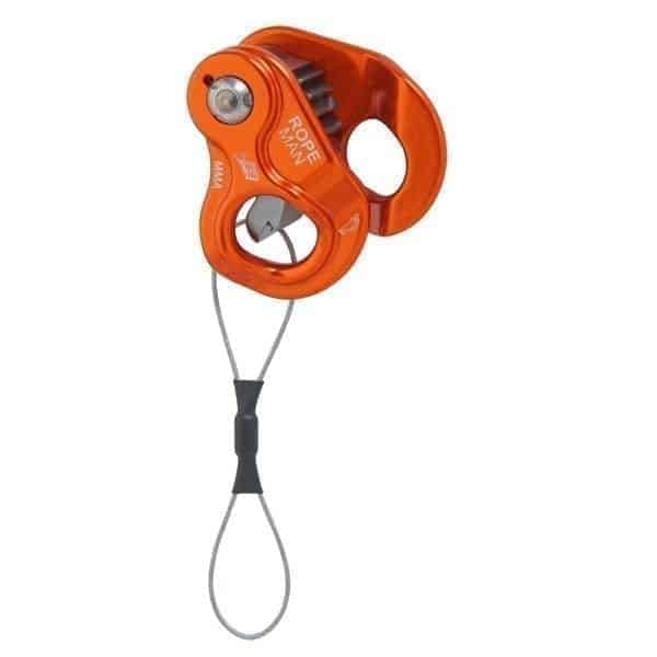 <p>Le Ropeman original est un best-seller depuis plus de 10 ans et est un produit de montagne de référence. Le Ropeman 1 a une came en alliage qui réduit le poids. Il est facile à placer sur des cordes avec une simple action pour ouvrir les plaques latérales à ressort. Le profil de la came plate est facile à libérer
