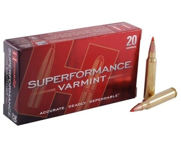 Rehaussez votre expérience de chasse au nuisible avec les munitions Superformance Varmint de Hornady. Cette cartouche haute performance est chargée avec les balles V-Max à  pointe en polymère de renommée mondiale de Hornady
