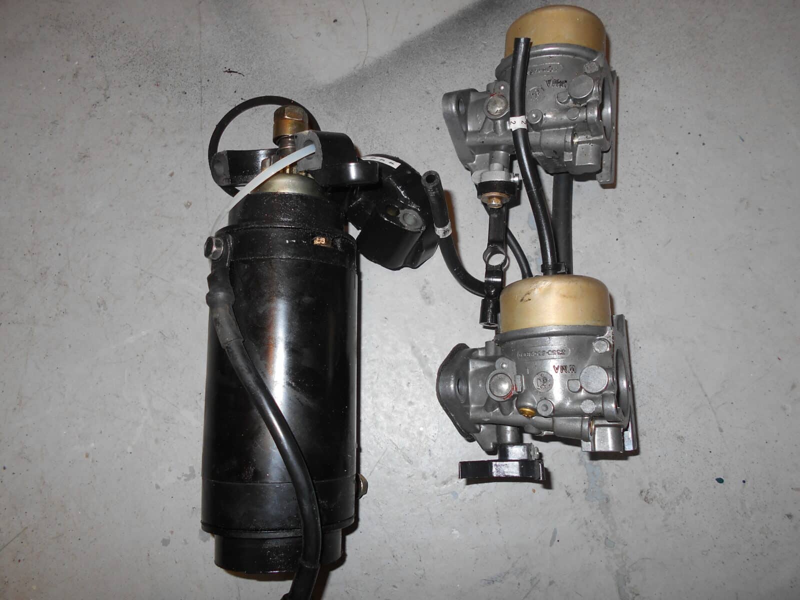 2 carburateurs Mercury 40 HP