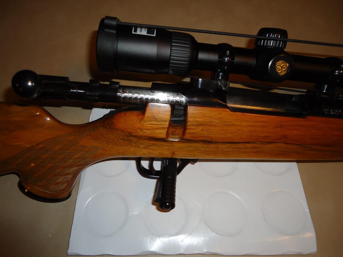 Nikko Golden Eagle Mod 7000 grade 1, .300 Win Mag. canon de 24″