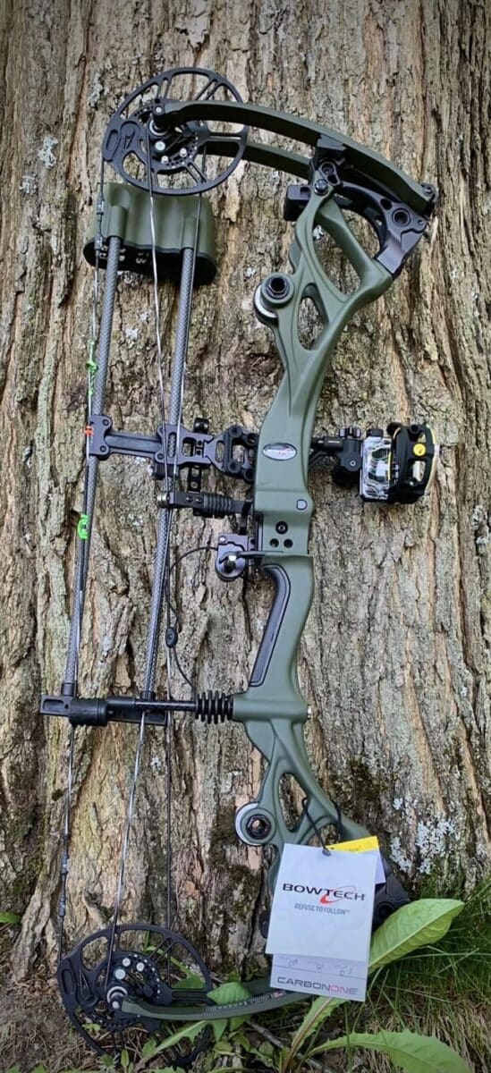 Arc BOWTECH Carbon One (Gauchère) et équipement.