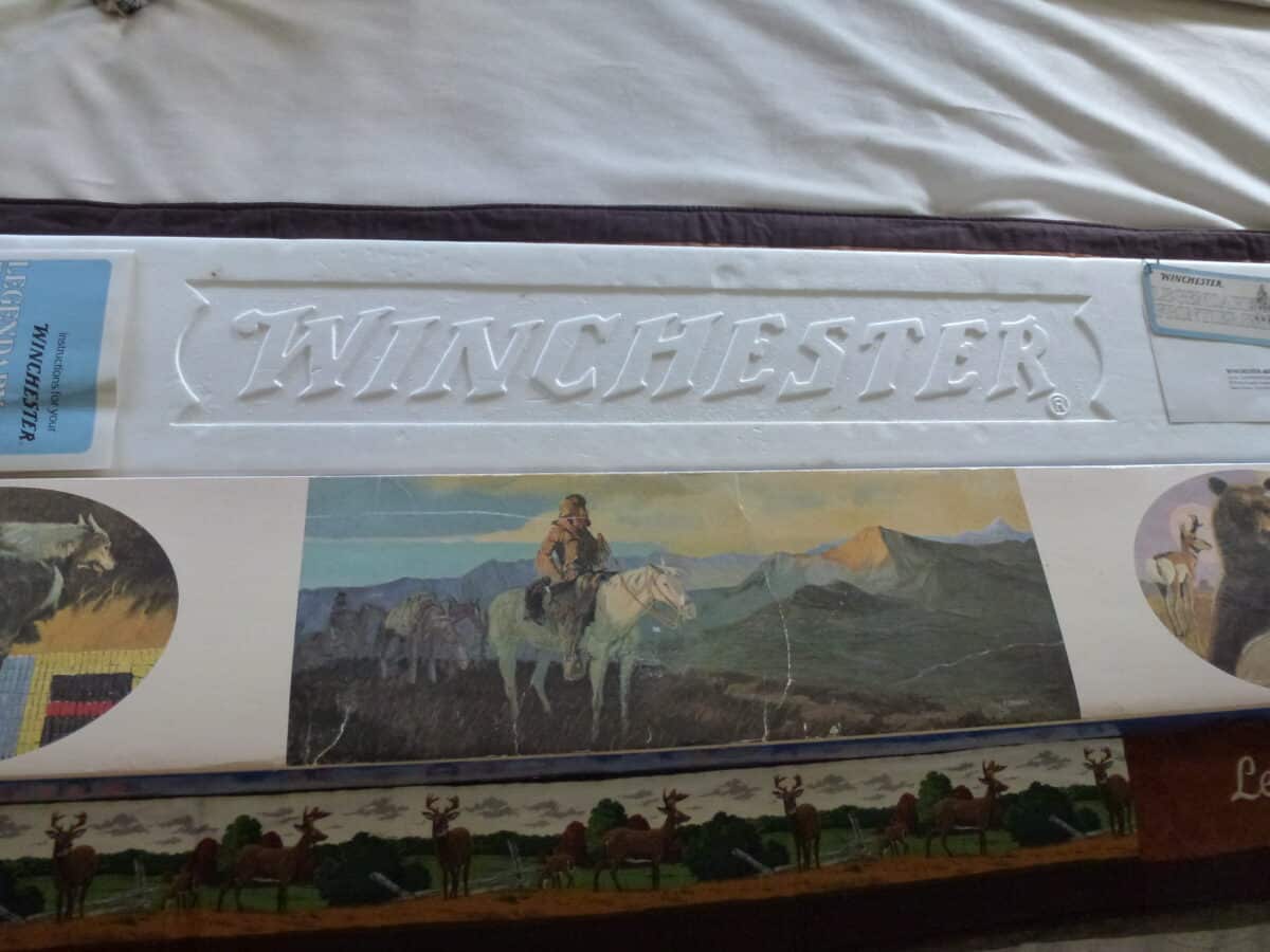 ***BOITES WINCHESTER COMMEMORATIVE LEGENDARY FRONTIERSMAN***