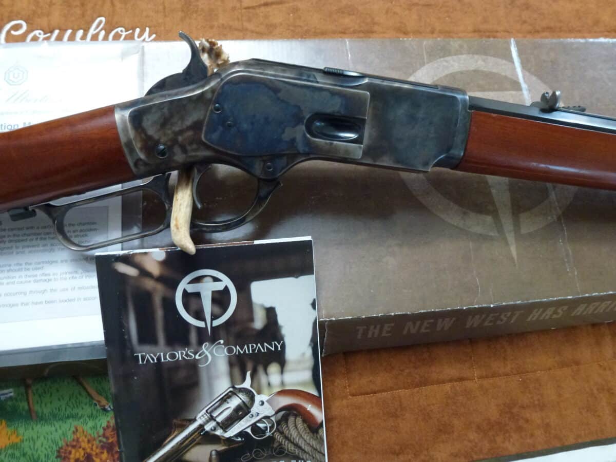 NEUF*UNFIRED*TAYLOR’S&Co1873 UBERTI 32-20COLOR CASE+100 CARTOUCHE