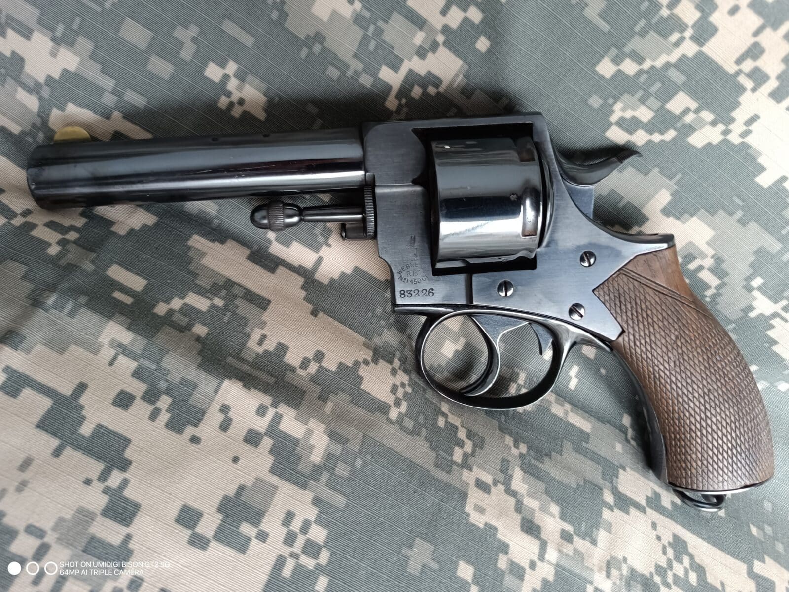 Revolver Webley RIC