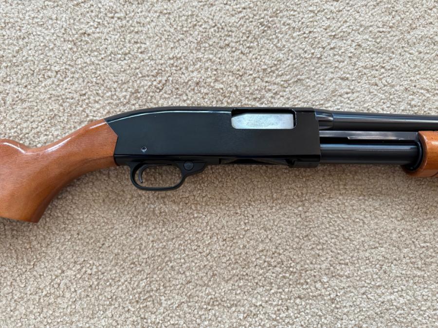 Fusil Winchester Defender model 1200, cal. 12. Impeccable.