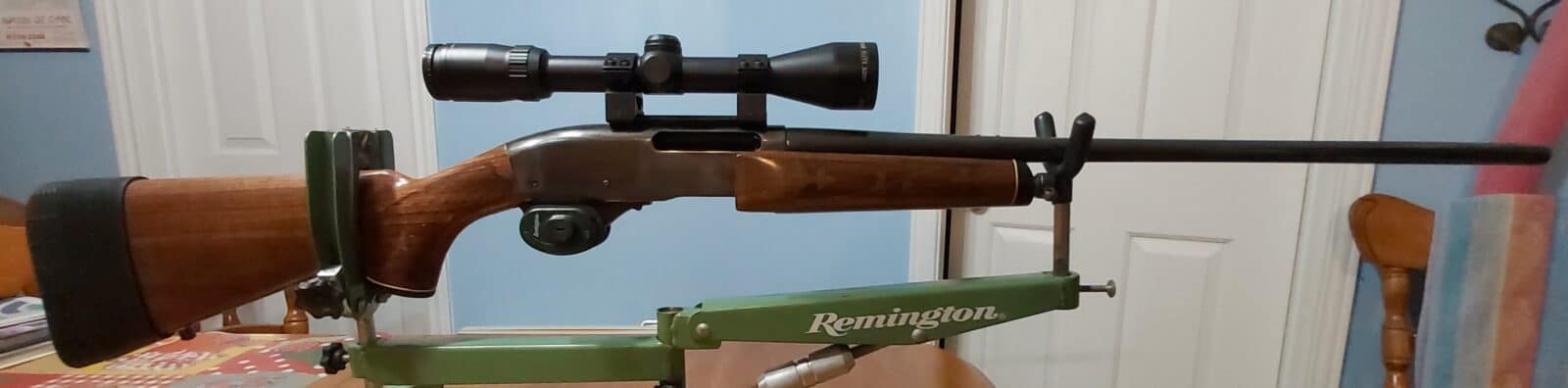 Carabine REMINGTON 7600, 270 win a pompe,1 chargeur, 1 telescope .