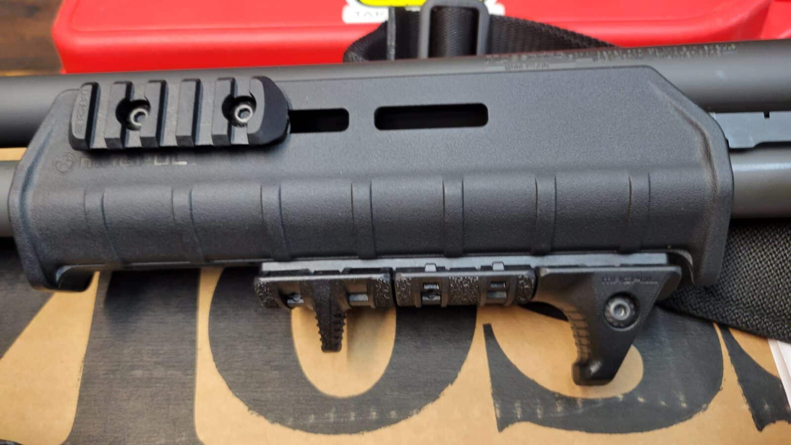 Fusil Mossberg 590A1 Magpull