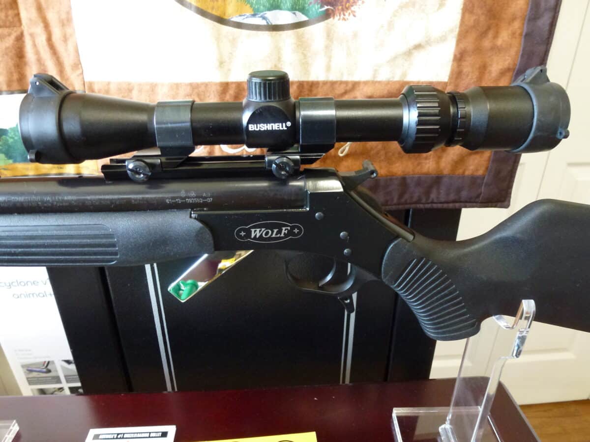 *FUSIL POUDRE NOIR CVA WOLF cal. .50 magnum+SCOPE BUSHNELL3x9x40*