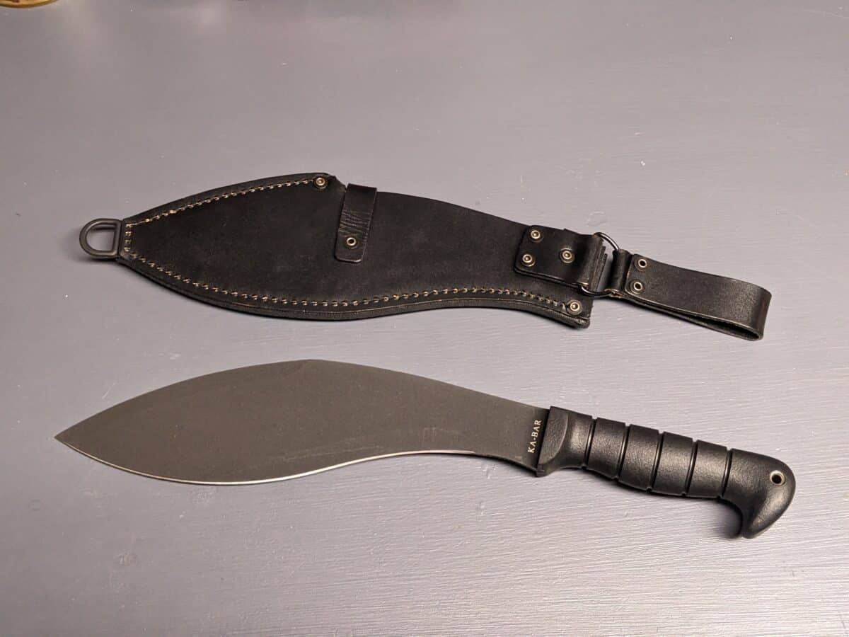 Couteau USMC et Kukri de combat KA-BAR