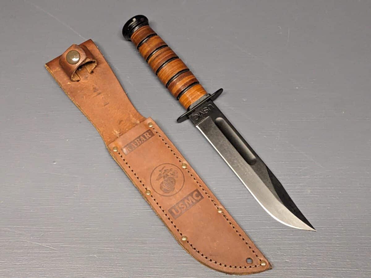 Couteau USMC et Kukri de combat KA-BAR