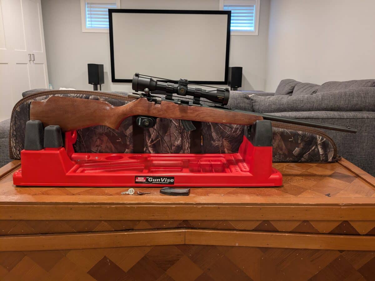 Lakefield Mossberg MARK II (savage mk2) 22LR avec accessoires