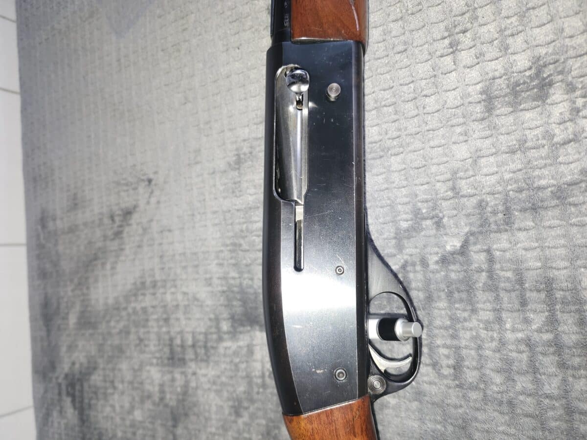 28 semi-automatique