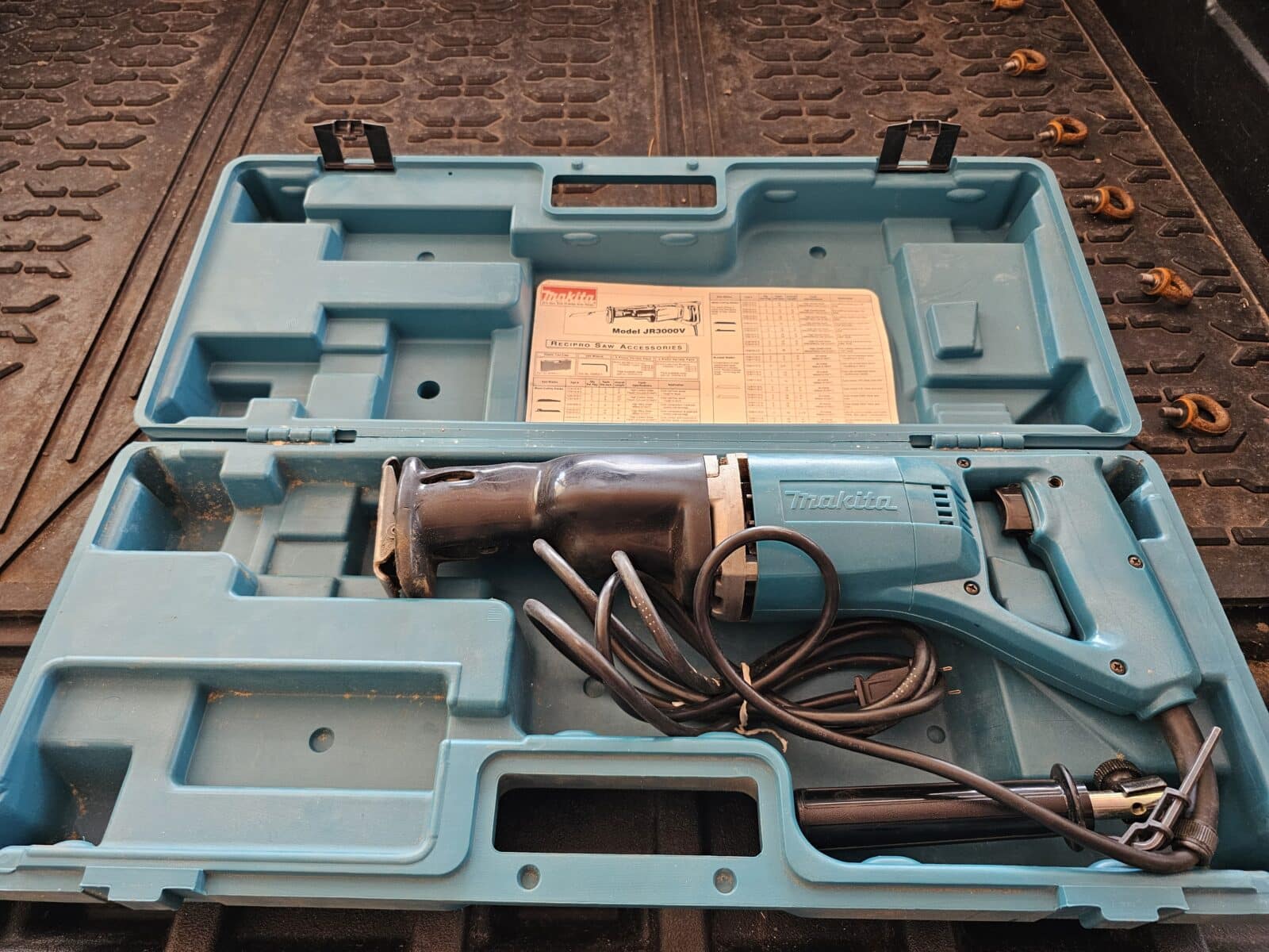 scie alternative électrique MAKITA