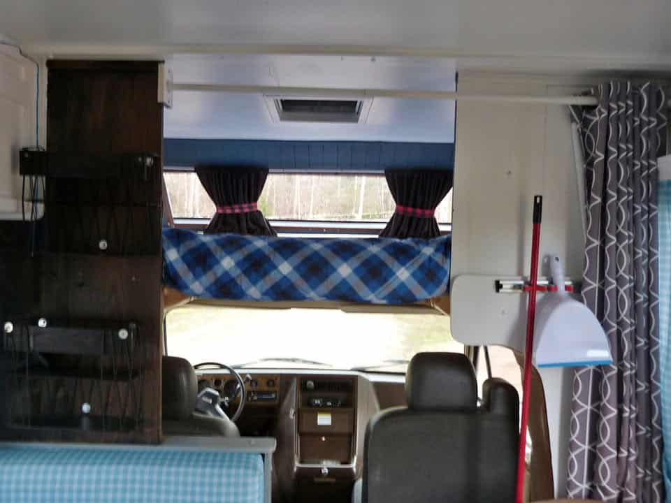 1986 motorisé 21 pieds 80.000 kilos.