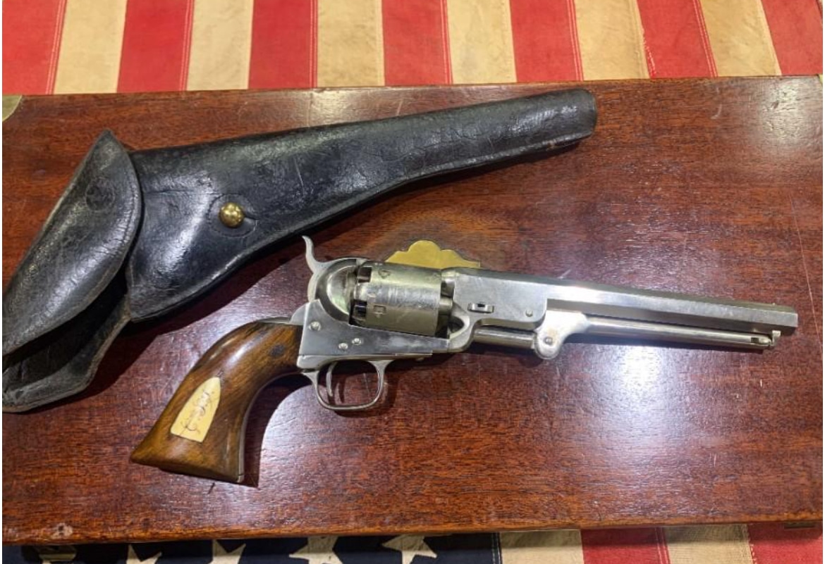 Colt Navy 1851 calibre 36 London Model en coffret